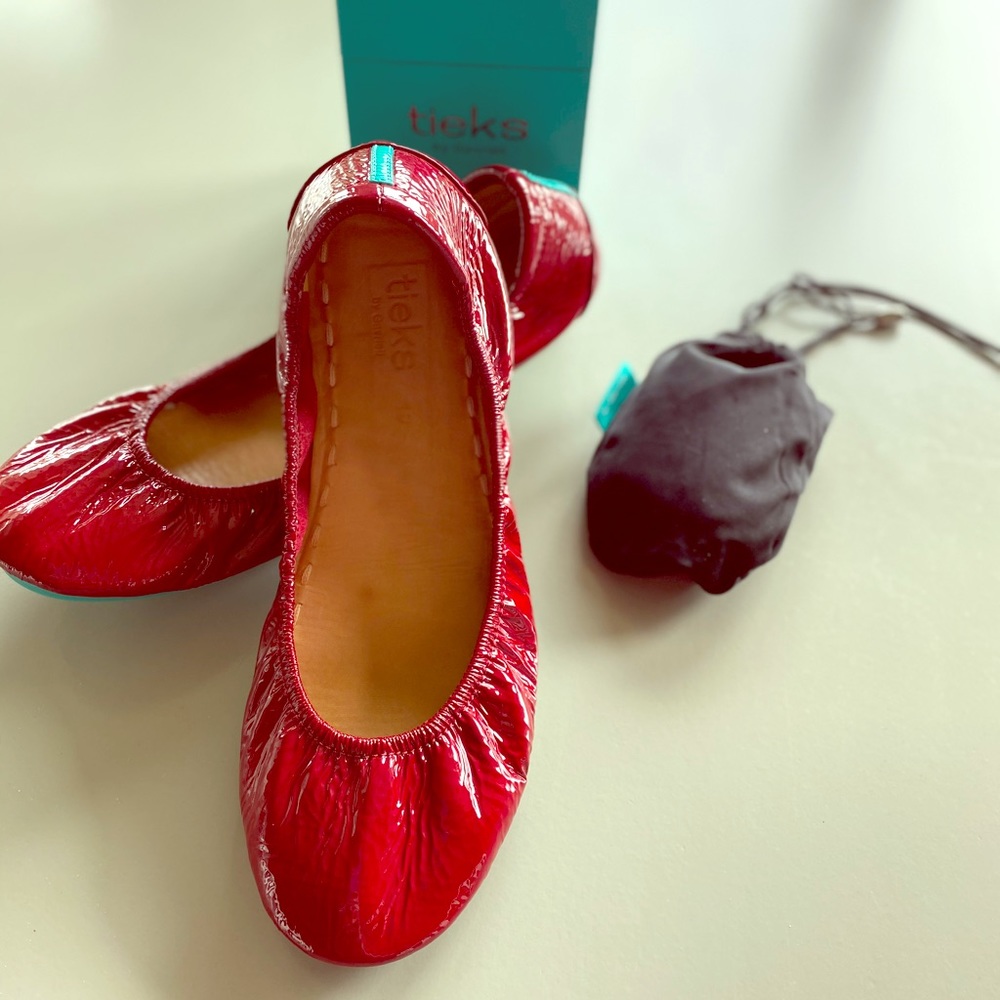 EUC Ruby Red Tieks Size 10